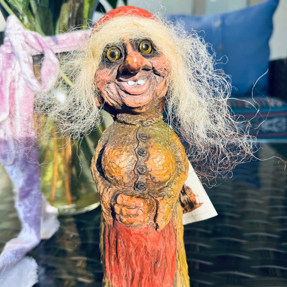 Sweet Old Lady Nyform Troll *RARE* ~ Charming!